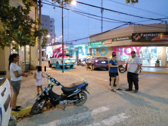 Accidente sin heridos heridos en Avenida Mitre 