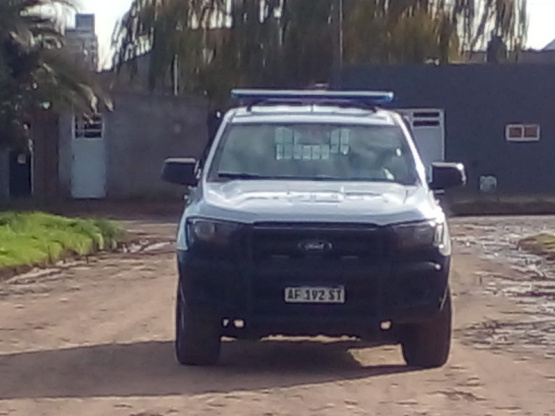 Una mujer fue atacada con un arma blanca: un demorado 