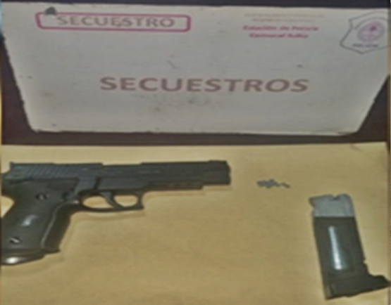 La policía allanó la casa de un septugenario y secuestró un arma 